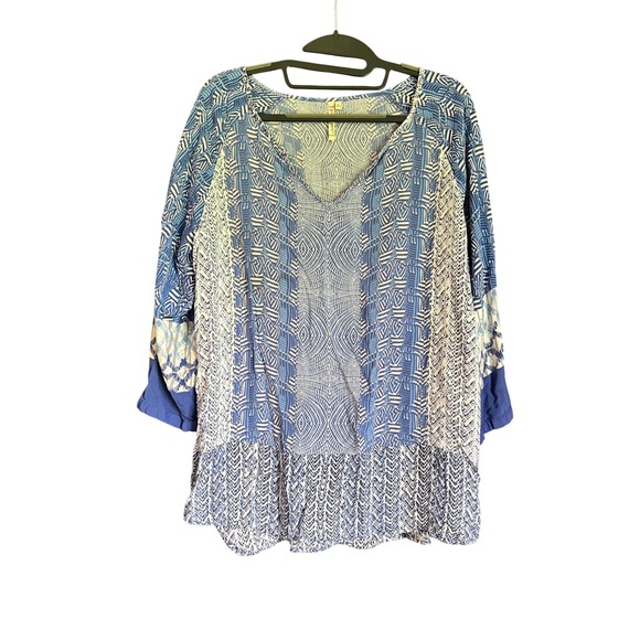 grand & greene Tops - Grand & Greene Womens Blue Geometric Ikat Print V-Neck Rayon Tunic Top Large